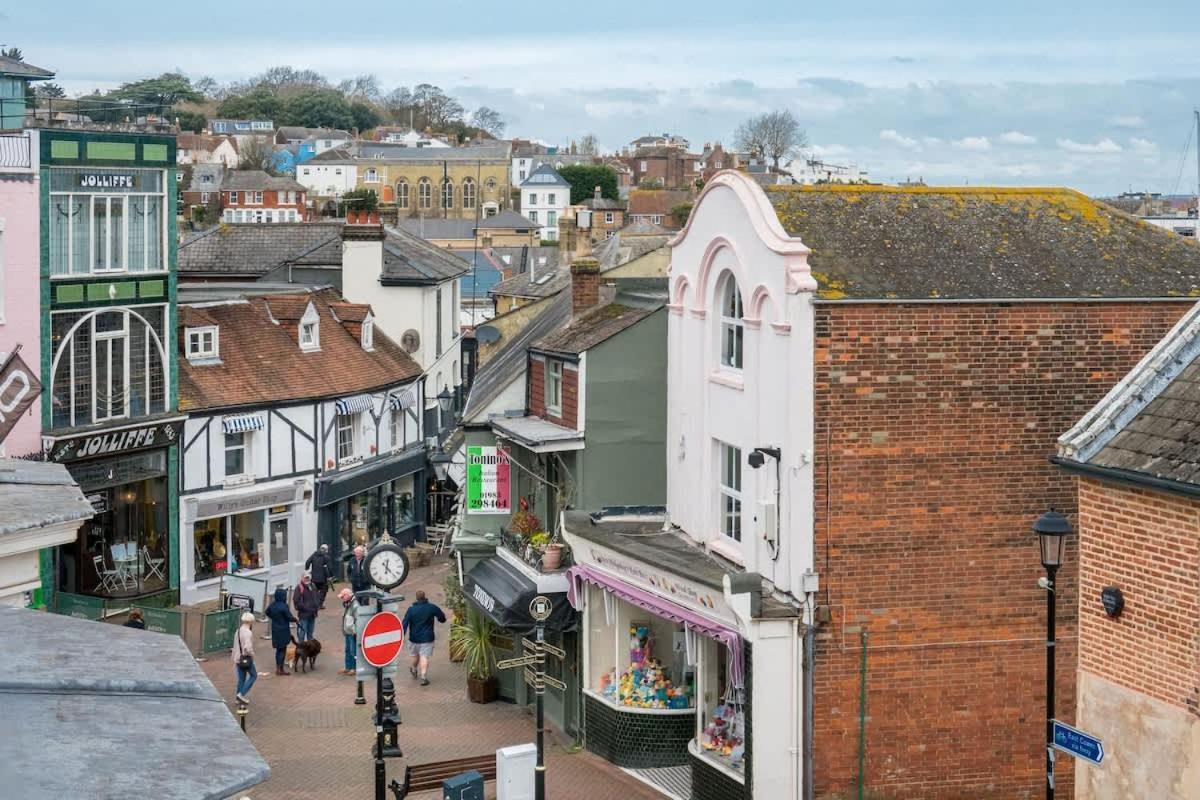 Composers * Cowes (Isle of Wight)